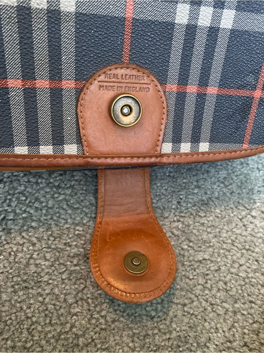 Vintage Burberry Saddle Bag (Made in England) - Picture 7 of 15